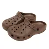 Nuevos Zuecos de Verano para Uso en Exteriores, Lindos Zapatos de Enfermera de Dibujos Animados de Tacón Bajo, Nuevas Sandalias Cerradas Transpirables de Pareja 2026