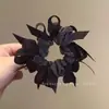 1. Goma para el pelo vintage de flores oscuras con una textura madura y suave, adecuada para ir al trabajo, accesorio para el cabello duradero y versátil para mujeres