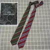 Venta al por mayor jk Rojo neto curry corbata a rayas reducción de edad rojo vino a rayas estilo universitario japonés casual de mano escuela