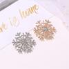 Broche de diamante com temperamento europeu e americano, pino de corsage, broche criativo de floco de neve para Natal, pino de metal da moda, acessórios de vestuário