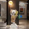 Fabricante Alemão 2026 Novo Modelo Urso Violento Enfeites para Sala de Estar ao Lado do Gabinete da TV do Sofá Grande de Chão Decoração Macia Luz