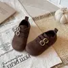 Zapatos pequeños de piel para niñas, zapatos de vestir infantiles elegantes para niñas pequeñas, zapatos de princesa para bebés, nuevo estilo 2026, suela suave, zapatos de otoño estilo Birkenstock