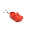 Regalo mayoreo personalidad creativa mini pantuflas colgante de pareja colgante para bolsa de coche simulación zapatos con agujeros llavero