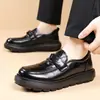 Nuevos Zapatos de Cuero Casuales para Hombre Otoño e Invierno Estilo Británico Retro Cuero Genuino Suela Gruesa Mocasines Suela Suave Antideslizantes Aumentadores de Altura Zapatos de Conducir