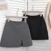 Saia Midi de Conjunto Feminino Primavera e Outono Nova Saia Bodycon para Figura em Pera Saia Calça Anti-Exposição Cintura Alta Fenda Saia Curta Evasê