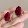 Pendientes de botón vintage con forma de rosa flockeados, color rojo vino de alta calidad, pendientes de botón con aguja de plata 925, clip para orejas de espiral para mosquitos