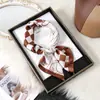 Bufanda Cuadrada de Moda Versátil Estilo Coreano Floral 70% Seda Artificial Pañuelo de Cuello Pañuelo de Cuello de Alto Grado con Puntos Venta al por Mayor
