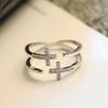 Cruz Ondulada Simple y Versátil, Anillo de Mujer Estilo Coreano Elegante y Versátil, Anillo de Mujer Coreano de Moda Micro-pavimentado con Circonita