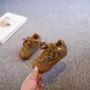 Zapatos Casuales para Niñas 2025 Otoño Infantil Nueva Moda Versátiles Ligeros Modernos Tenis con Velcro