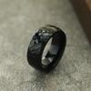 Moda de personalidad japonesa y coreana anillo de panal de acero de titanio martillo anillo de nicho de alta gama todo-partido anillo de accesorios de moda para hombre venta al por mayor