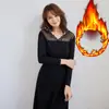 Camiseta estilo japonês com blusa de renda por dentro V duplo justa fio 40 modal M-2XL acabamento preto e branco emagrecedora