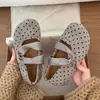 Zapatos Birkenstock de plataforma de lunares retro grises para mujer, nueva colección de otoño 2026, con tacón oculto y suela suave, estilo Mary Jane