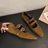 Sapatos Mary Jane Retrô Europeus e Americanos de Bico Fino em Couro Macio para Mulheres Nicho Rebites Aumento Interno Salto Alto Casual Slip-On