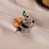 Retro Elegante Francés, Moderno Broche Mariposa de Diamantes Rojos, Ropa de Alta Gama, Accesorios para Abrigos, Broche Corsage