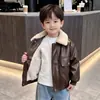 Jaqueta de couro masculina retrô com gola de pelo, forrada com fleece e espessa, novo casaco quente estiloso 2026, jaqueta de outono