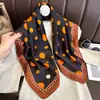 Lenço de Seda com Proteção Solar Elegante de Brocado para a Temporada de Primavera Feminino, Lenço Quadrado para Cabeça Estampa Digital Floral Qipao de Seda Sintética