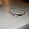 Pulsera Geométrica Redonda de Flor de Zirconia Transfronteriza Europea y Americana Estilo Retro de Moda Pulsera Joyería de Lujo Ligero Al por Mayor