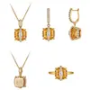 Colar com Pingente de Cubo de Açúcar Dourado com Deus da Riqueza Amarelo, Brincos com Pedra Cintilante e Anel de Bala de Açúcar Amarela para Mulheres