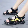 Sandalias para Niños 2026 Nuevas de Verano para Niños Zapatos Deportivos de Playa de Suela Suave para Niños Mayores Sandalias Antideslizantes de Punta Abierta