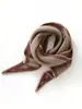Nuevo Estilo Otoño e Invierno 2025 Bufanda Triangular de Punto 100% Cachemira para Mujer, Calentador de Cuello y Protector de Cuello de Bloques de Color a la Moda