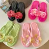 Producto popular transfronterizo del Sudeste Asiático: Chanclas de verano para mujer, estilo dopamina casual, para vacaciones, con diseño de orquídea mariposa, sandalias de playa