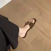 Chanclas Retro de Nicho con Estampado de Leopardo y Tachuelas para Mujer, Calzado de Verano para Exteriores Que No Cansará Tus Pies, Combinadas con Faldas