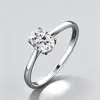 Anillo de Compromiso de Plata S925 con Moissanita de 1 Quilate Color Huevo de Paloma, Estilo Europeo y Americano, Lujo Ligero, Alta Gama, Montura de Cuatro Garras