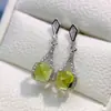 Atacado de Fábrica Popular Brincos de Peridoto Natural Prata S925 Incrustados Pedra Principal 5*5 Joias de Luxo Venda Direta da Fábrica