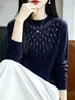 Pavo real extendiendo su cola patrón de pedrería caliente ojo hermoso llamativo cuello redondo otoño e invierno simple versátil brillante diseño exquisito top casual mujer