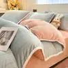 Conjunto de Quatro Peças de Veludo Jacquard Espessado para Cama Veludo Leite Inverno Forrado com Lã Capa de Edredom de Veludo Coral Lençóis Conjunto de Três Peças para Dormitório de Estudante