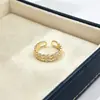 Anel Dourado Elegante e Único com Design de Espiga de Trigo Microincrustada em Zircônia, Ajustável, Anel Feminino Versátil de Duas Fileiras de Diamante