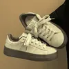 Tênis de Solado Grosso Estilo Coreano para Mulheres, Novo Modelo 2026, Versátil de Nicho, Impermeável para Campus, Sapatos Brancos, Tênis Esportivo Casual para Estudantes