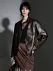 Chaqueta de cuero estilo minimalista con cuello alto, textura vintage de otoño, corte holgado, abrigo corto de hombros caídos, chaqueta de cuero de alta gama para el día a día