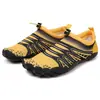 Sapatos de vadeio antiderrapantes para adolescentes, sapatos para rastreamento de riachos ao ar livre, novos sapatos de malha respirável de verão para homens, sapatos de praia leves com sola macia