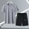 Traje Deportivo Casual para Hombre Verano Cuello Redondo Camiseta Fina de Manga Corta Combinada con Shorts Set de Dos Piezas de Seda Helada de Secado Rápido
