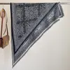 Bufanda Triangular de Otoño e Invierno Nueva Transfronteriza Más Vendida Flor de Anacardo Retro Imitación Cachemira Moda Retro Versátil de Gama Alta para Mujer