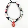 Explosivo color japonés gato y gato con cuello de viento perro pequeño Campana collar para mascota fabricantes de joyería