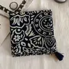 Lenço Quadrado Pequeno de Algodão e Linho 58 para Mulheres, Lenço Artístico Estilo Coreano com Bolinhas e Franjas, Lenço Paisley, Lenço de Pescoço com Toque de Luxo