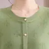 Blusa de manga longa outono para mães 2026 novo modelo, amiga da pele e macia, suéter de tricô versátil para mulheres de meia-idade