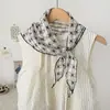 Bufanda Triangular de Cuadros Retro Coreana para Mujer 2026 Primavera Nueva Moda de Lunares Bufanda Fina Versátil para Cuello Venta al por Mayor