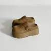 Sapatos femininos Birkenstock de sola grossa retrô, coleção outono/inverno 2026, estilo slip-on com biqueira fechada, perfeitos para usar ao ar livre e projetados para te deixar mais jovem