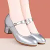Sapatos Femininos Casuais de Moda Nova Primavera e Outono de 2026, Bico Redondo, Fivela de Uma Tira, Sapatos de Salto Baixo com Boca Rasa, Transfronteiriços