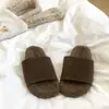 Versão em couro de vaca sola grossa estilo fada uma tira chinelos peludos femininos outono nova chegada estilosos para usar ao ar livre confortáveis chinelos internos de algodão sapatos peludos