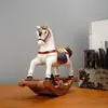 Adorno de Caballo de Madera Navideño Superventas Transfronterizo Seleccionado Cuidadosamente Artesanía Decorativa de Resina Ecológica Adorno de Decoración de Escritorio