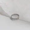 Anel de Diamante com Números Romanos Europeu e Americano para Mulheres, Aço Titânio Moderno e Personalizado, Estilo Cool, Estilo Japonês de Nicho, Anel para Dedo Indicador de Luxo Acessível