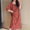 Novo Pijama de Seda de Algodão 2026 para Mulheres, Manga Curta de Verão, Tamanho Grande, Vestido Longo Liso com Bojos, Adequado para Primavera e Outono, Pode Ser Usado Fora de Casa como Roupa de Casa