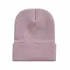 Toucas de Tricô Personalizadas com Múltiplas Opções de Cor, Gorros Quentes Protetores de Orelha para Uso Externo para Homens, Toucas de Tricô Liso em Acrílico para Mulheres no Atacado