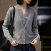 Nuevo cárdigan de punto fino de lana para principios de otoño e invierno, con cuello en V, manga larga, diseño de empalme de encaje y top de dos piezas de imitación
