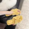 Zapatillas planas cuadradas pequeñas estilo Chanel, peludas, para usar en exteriores, moda otoño/invierno 2025, versátiles, para uso en casa, zapatillas de algodón para mujer