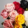 Rosa de terciopelo de tres cabezas, flores artificiales estilo INS, fabricante de decoraciones de alta gama para sala de estar, mesa de comedor, boda, flores artificiales al por mayor